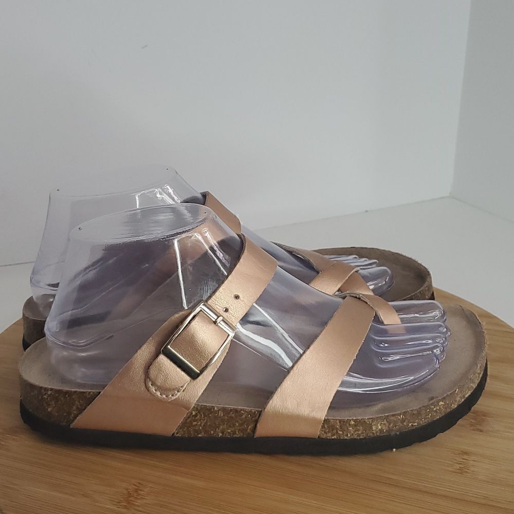 CLIFFS by White Mountain Calis Women's Size 7.5 Rose Gold Slip On Buckle Sandals